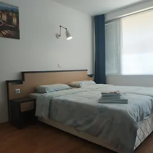 Private Studio 306 Complex Nev, Sarafovo, Beach & Airport ,With Swimming Pool, Free Parking Burgas